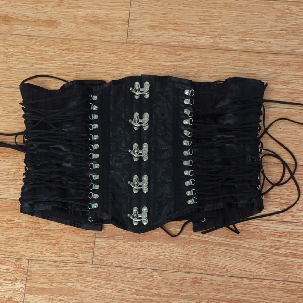 GothicXo Black Lace-Up Corset